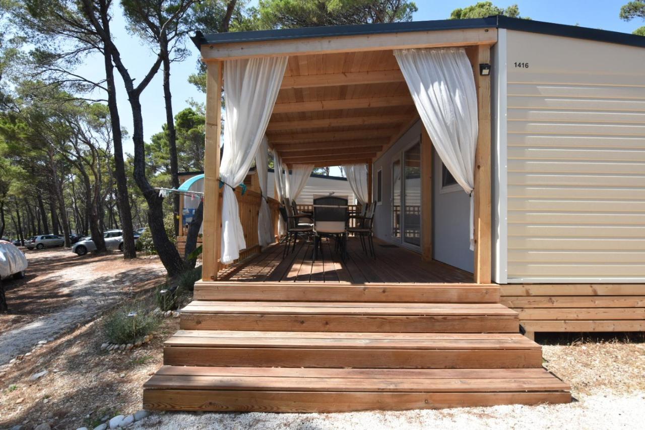 Mobile Homes Sara - Camping Basko Polje , Adriatic , Dalmatia Baška Voda Екстериор снимка