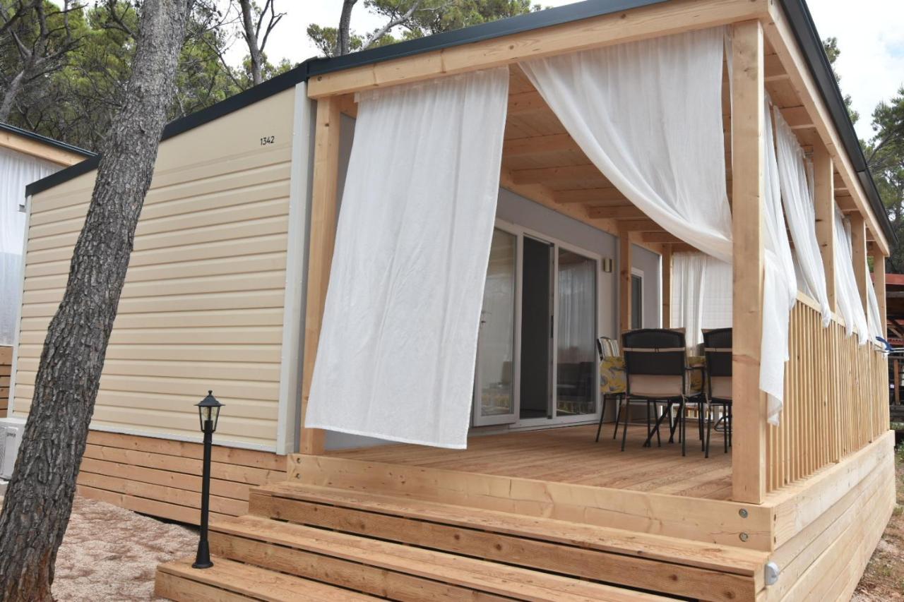 Mobile Homes Sara - Camping Basko Polje , Adriatic , Dalmatia Baška Voda Екстериор снимка